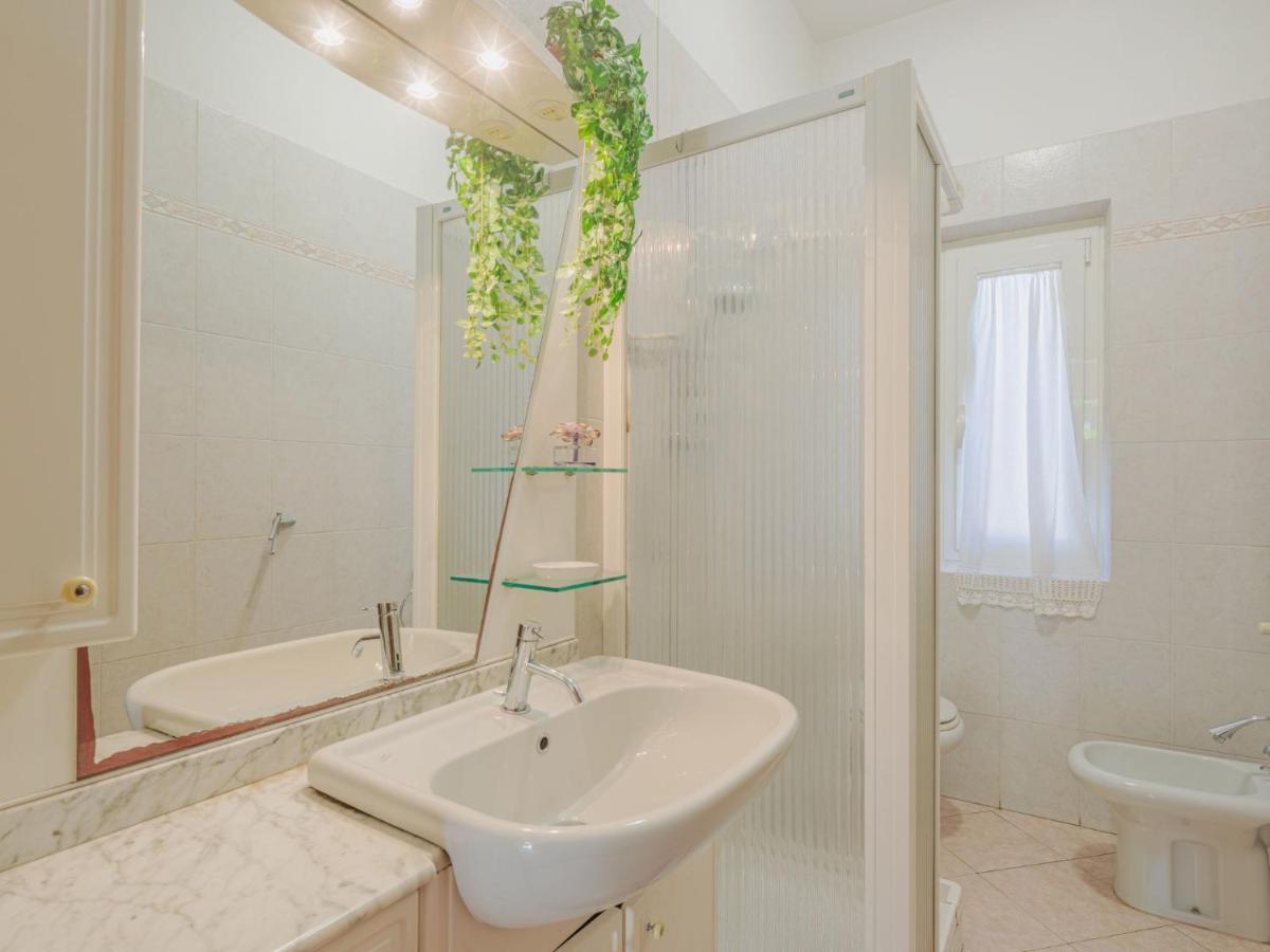 Apartment Emiliano By Interhome Marina di Massa Exterior foto